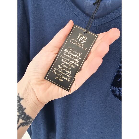 NWT DG2 Women's Blue Round Neck Hi-Low Hem Velvet Knit Mixed Top Size 1X - Picture 4 of 5